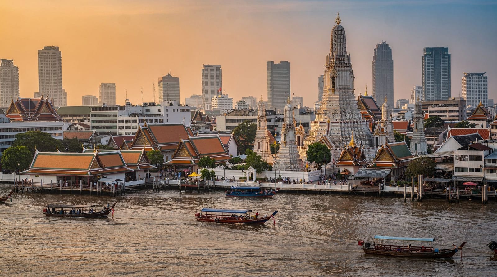 Solo travel in Bangkok: safety, tips and meeting people — Solo travel in Bangkok in 2026: honest safety advice for men and women, how to m