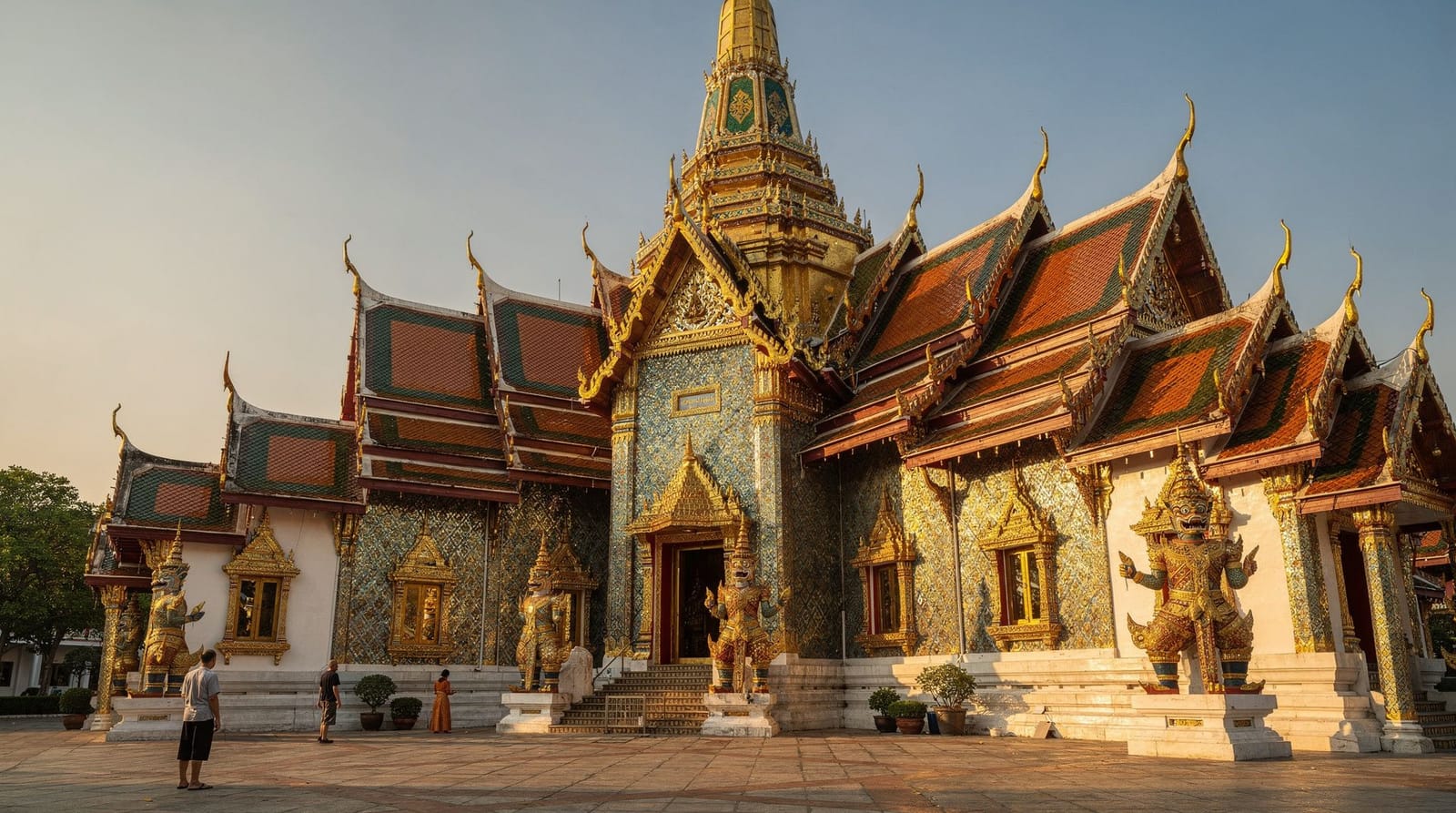 Temple photography tips for Bangkok: shoot well and respectfully — How to photograph Bangkok's temples well and respectfully — light, gear, angles,