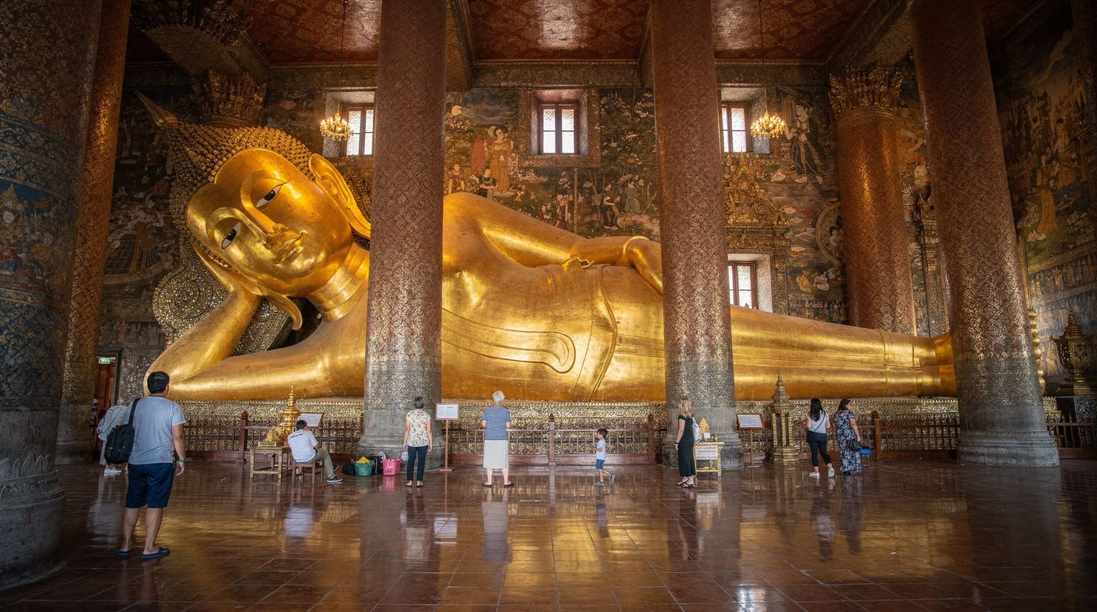 Wat Pho guide: the Reclining Buddha and Thai massage — Complete Wat Pho guide: the 46m Reclining Buddha, 300 THB tickets, opening hours