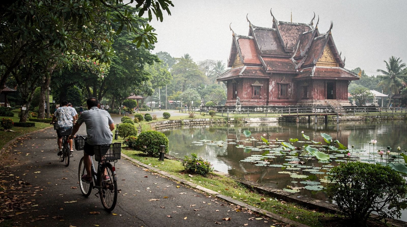 Bangkok: Must-Try Hidden Bike & Food Experience