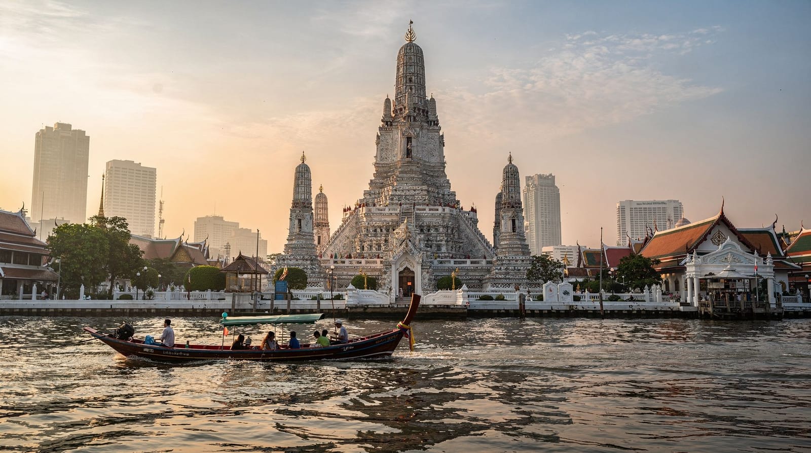 Pattaya Coral Island day trip: is it worth it? 2026 review — Honest review of the Pattaya Coral Island (Koh Larn) day trip from Bangkok: real